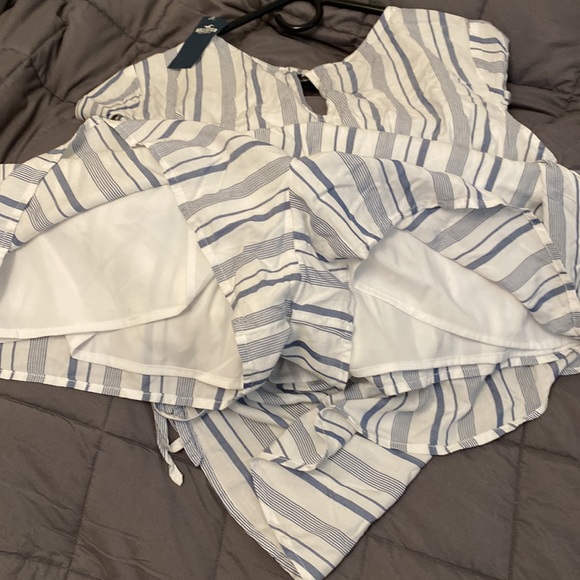 Holister romper - Picture 3 of 5